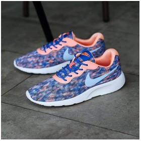 Nike Tanjun SE Blue Peach
